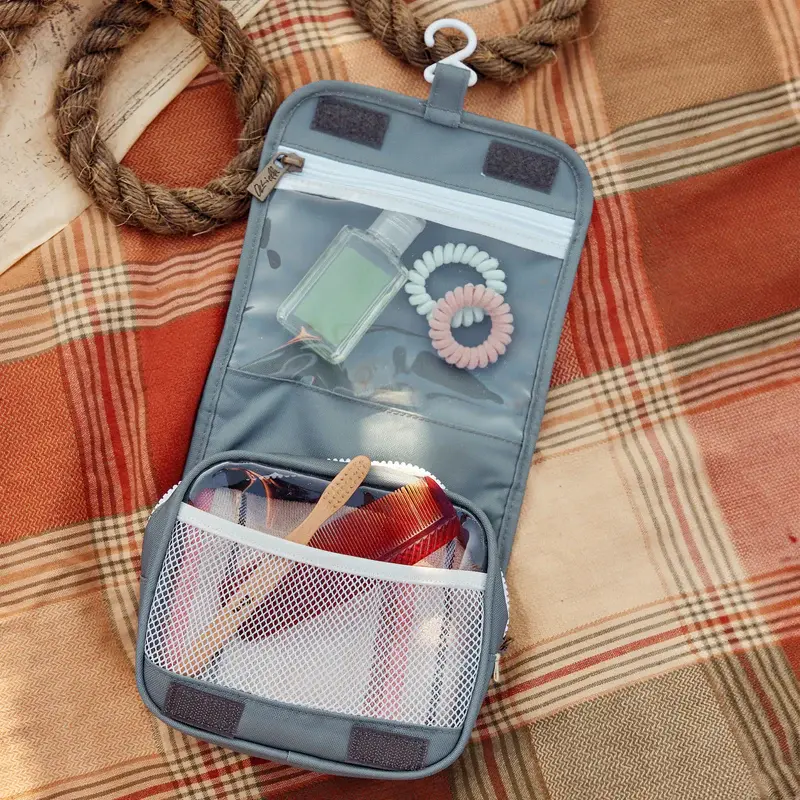 see-ya-washbag-boardwalk-lifestyle-2_800x.webp