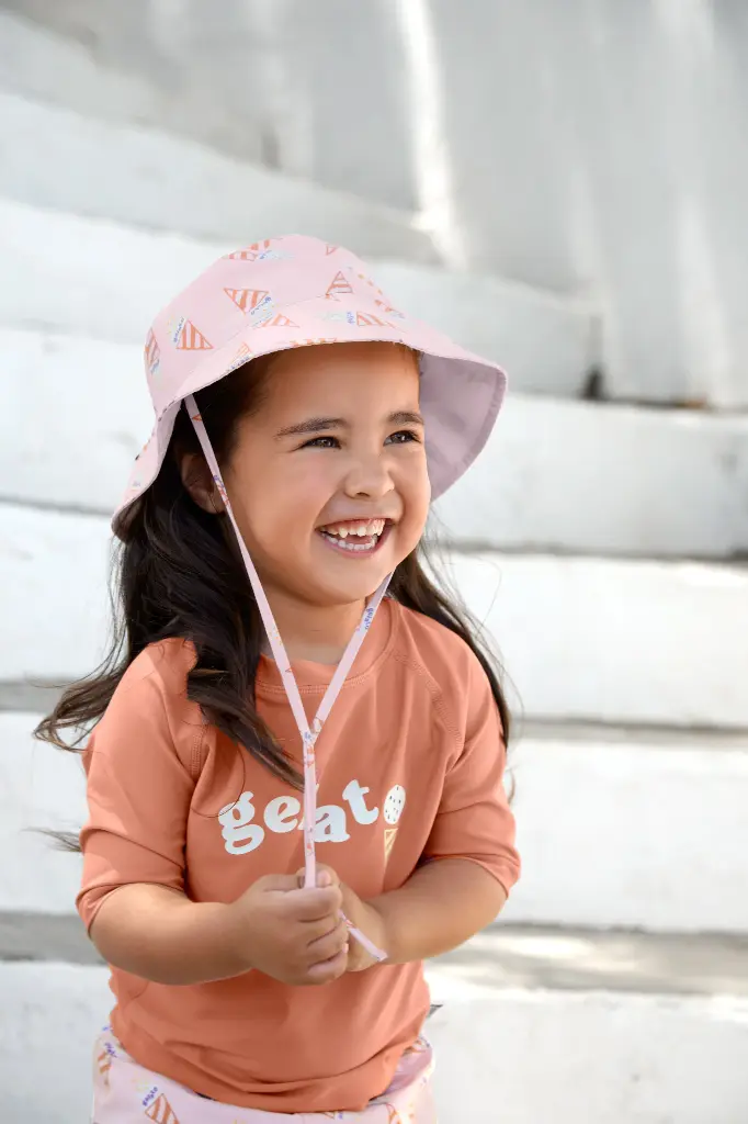Chapeau anti-UV Réversible Glace Rose 45-47 (7-12 mois) Lassig 2.webp