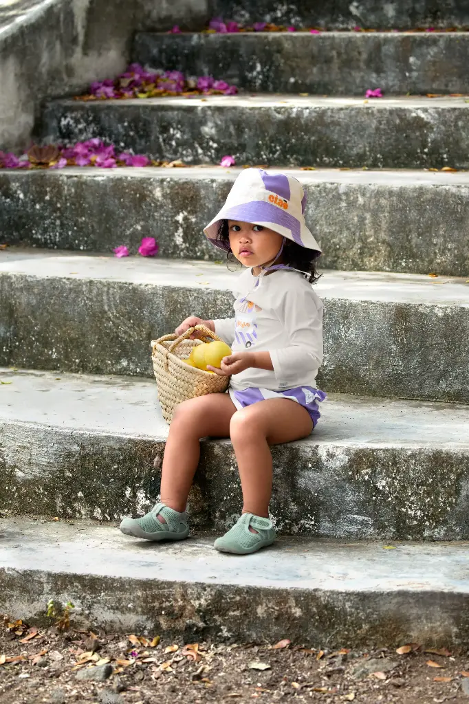 Bob Anti-UV Rayures Violet Blanc 48-51 (1-3 ans) Lassig 2.webp