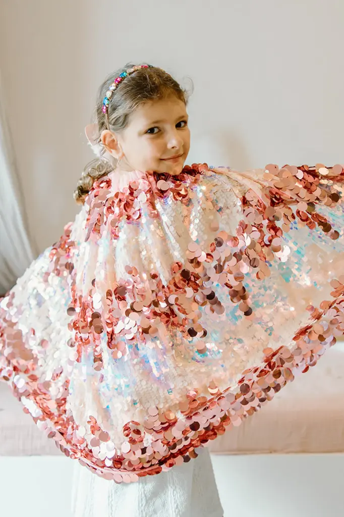 Cape à sequins roses 4-6 ans