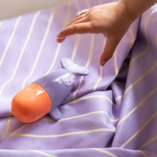 [QU-4240] Squeezi Baleine Arroseur en silicone Quut