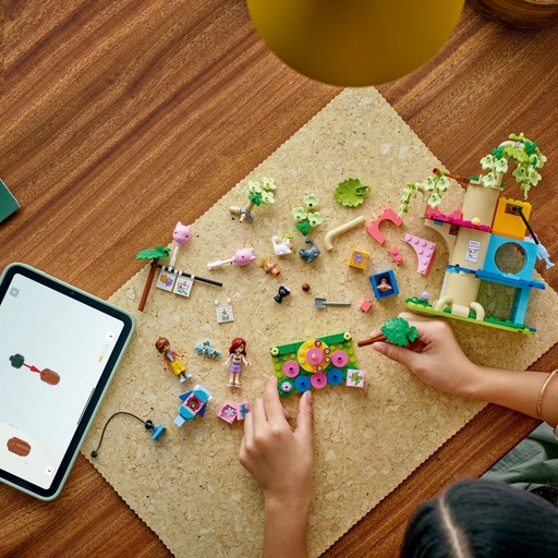 [LE-3758] Cat Birthday Party & Tree House